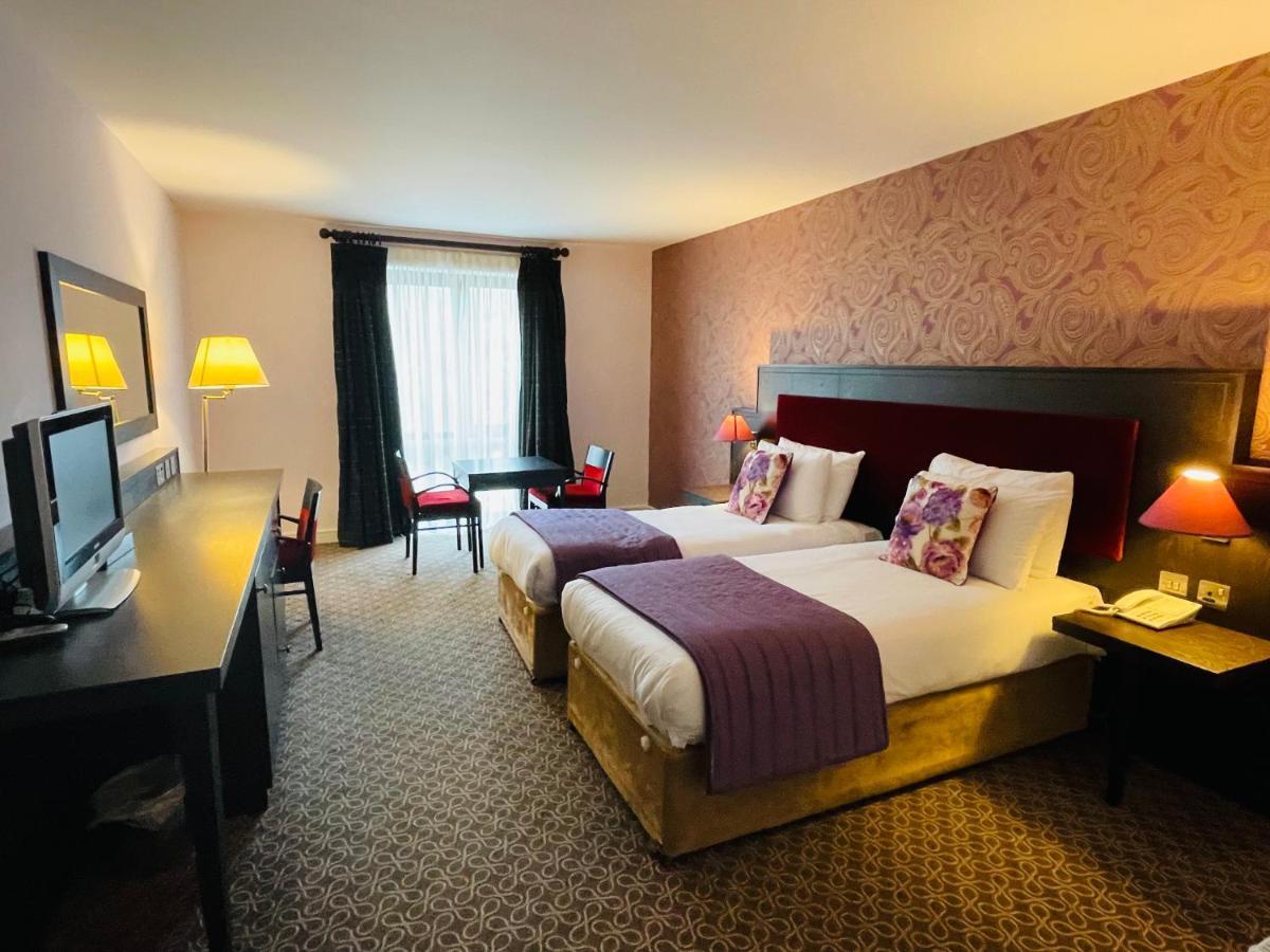 Burren Atlantic Hotel & Holiday Cottages 巴利瓦根 外观 照片