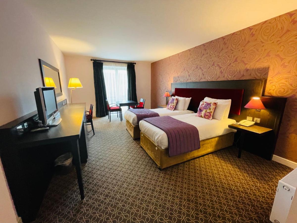 Burren Atlantic Hotel & Holiday Cottages 巴利瓦根 外观 照片