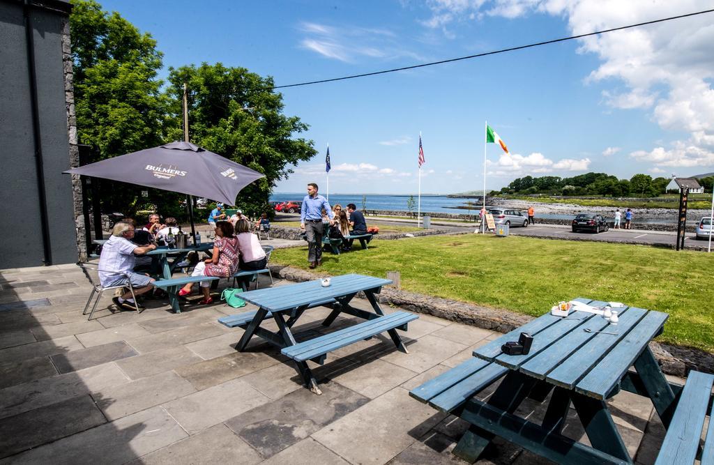 Burren Atlantic Hotel & Holiday Cottages 巴利瓦根 外观 照片