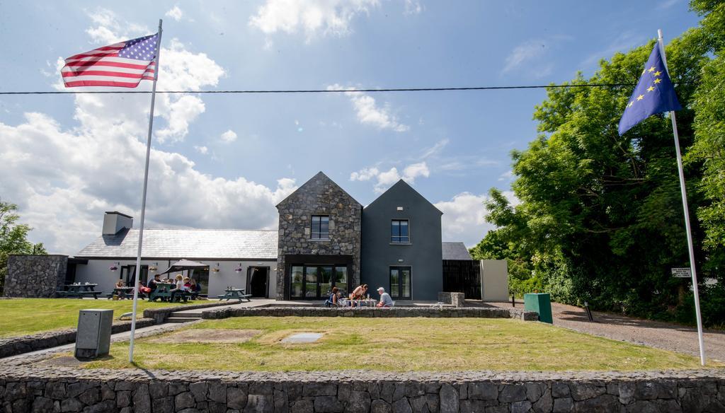 Burren Atlantic Hotel & Holiday Cottages 巴利瓦根 外观 照片