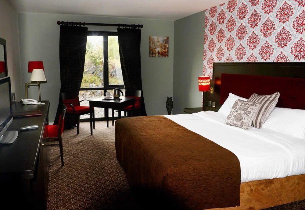 Burren Atlantic Hotel & Holiday Cottages 巴利瓦根 外观 照片